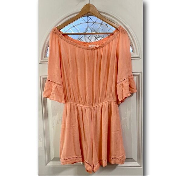Nectar Clothing Off The Shoulder Shorts Romper - Picture 2 of 10